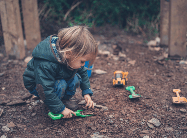 Free-flow play – Giving children space and freedom safely