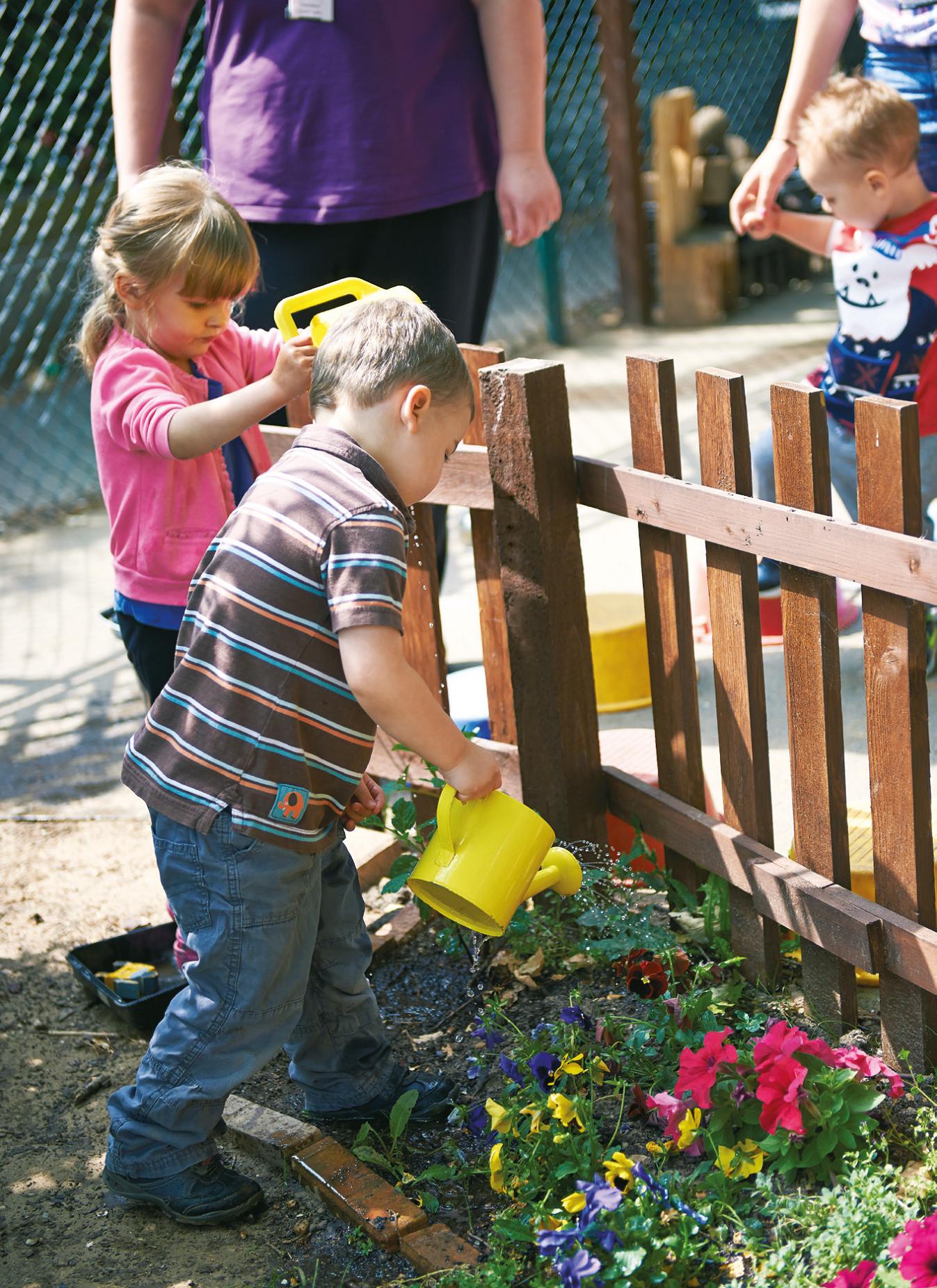 Montessori outdoor play – Connecting kids with nature